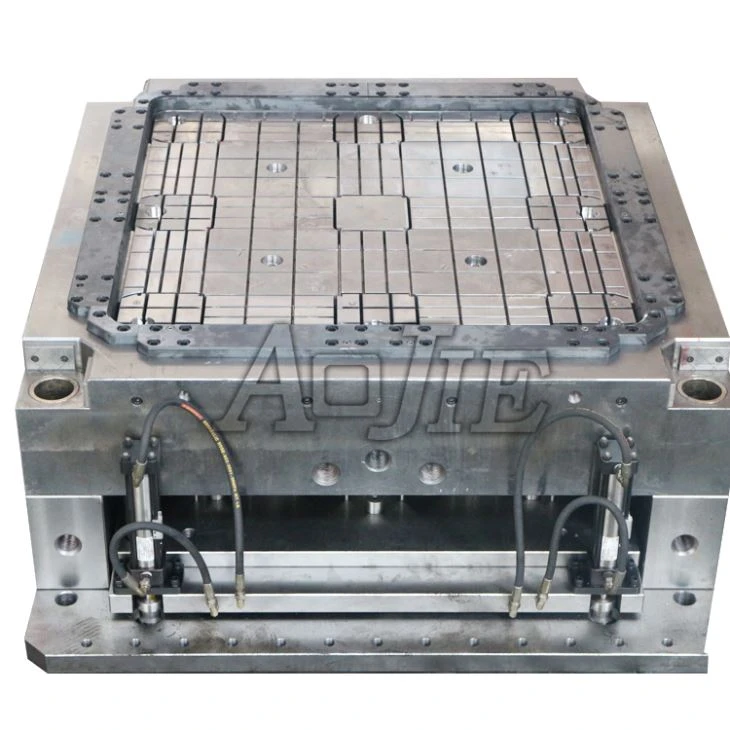 Plastic injection mould